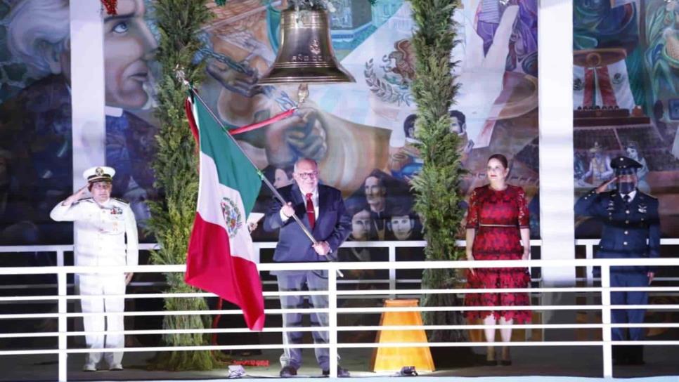Celebran grito de Independencia en Mazatlán
