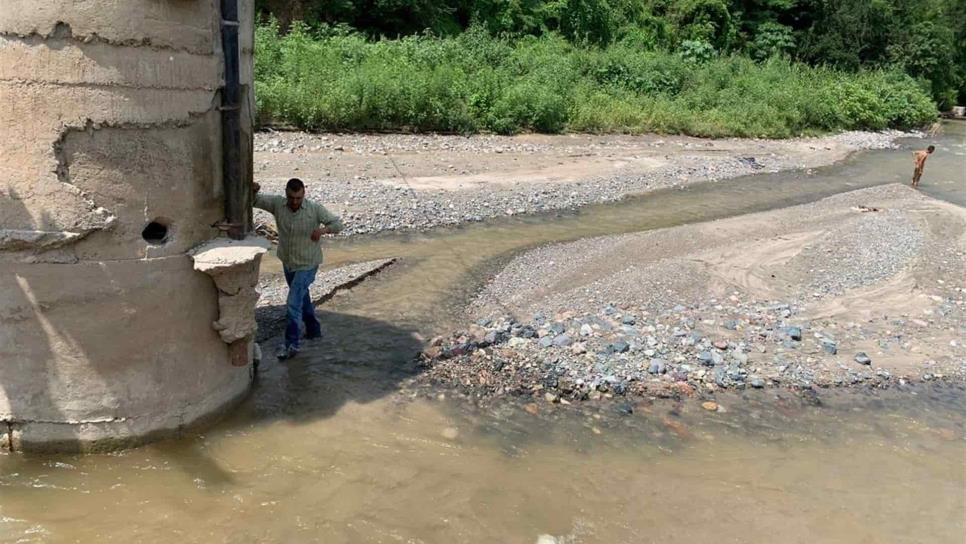 Creciente de arroyo se lleva tubería de la Japamch y deja sin agua al Centro de Choix