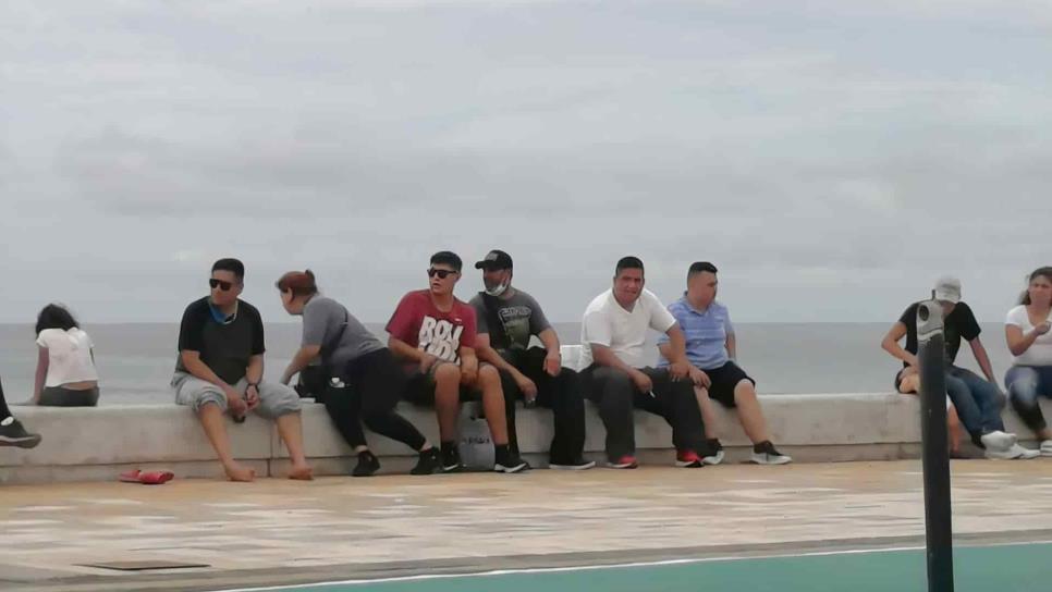 Turistas que arriban a Mazatlán desconocen el uso obligatorio del cubrebocas