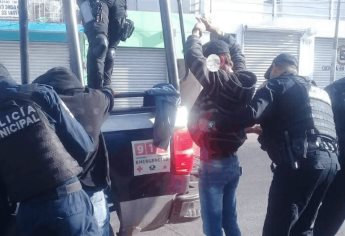 Detienen a dos presuntos ladrones de viviendas en Culiacán