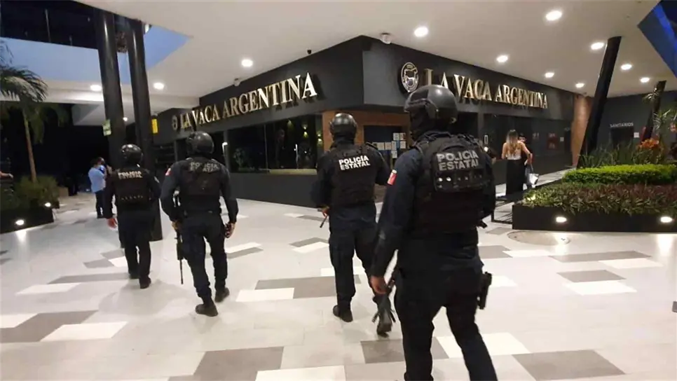 Amenazan elementos de la PEP con paro de labores tras adeudo de bonos