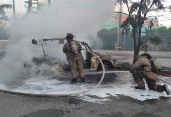 Se incendian pulmonía y un automóvil en Mazatlán