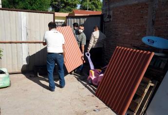 Entrega Ayuntamiento de Ahome apoyos en la colonia Jardín y Álamos Dos