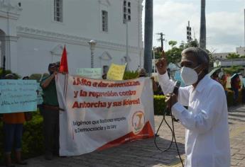 Protesta, en Culiacán, Antorcha contra la 4T y gobierno de Barbosa