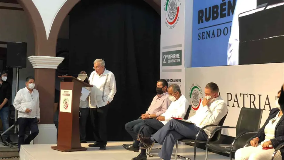 Rocha Moya destaca logros en su segundo informe de labores