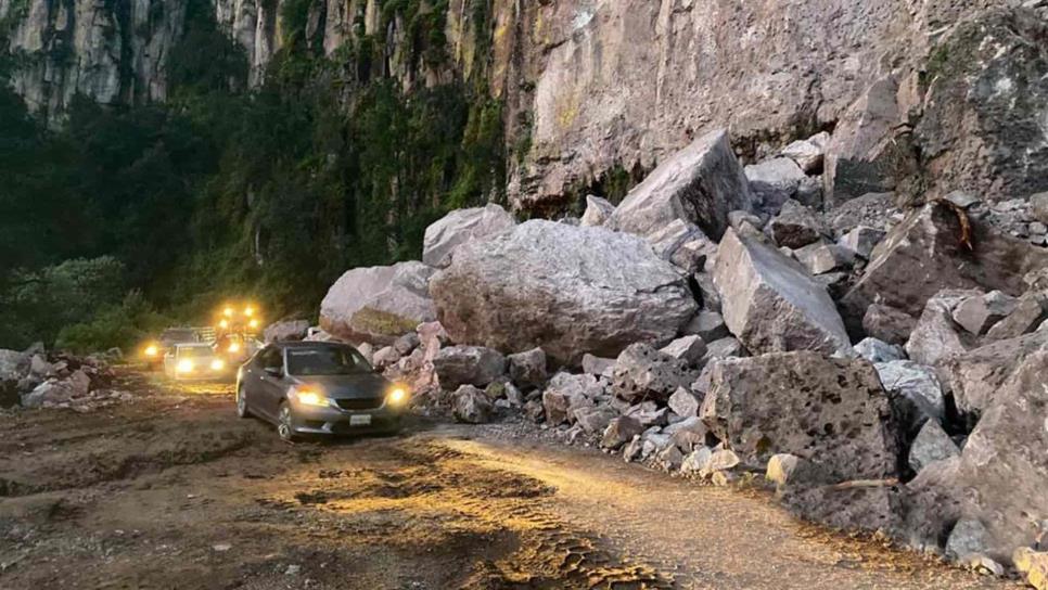 Abren paso en la carretera libre Mazatlán-Durango