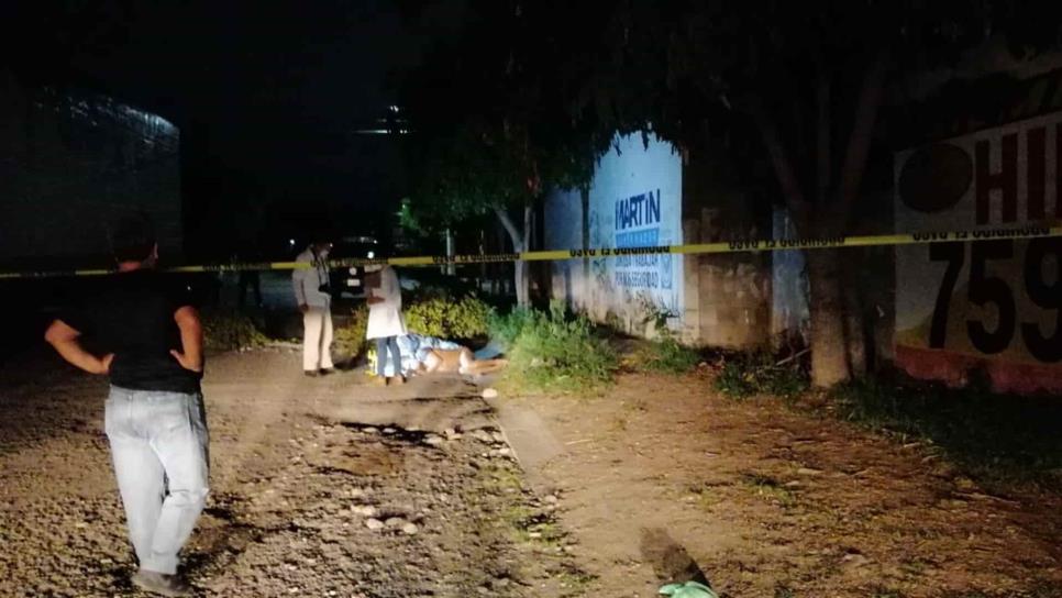 Localizan hombre asesinado y tableado al sur de Culiacán