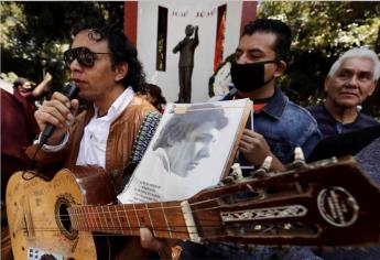 Recuerdan a José José tras un año de su muerte