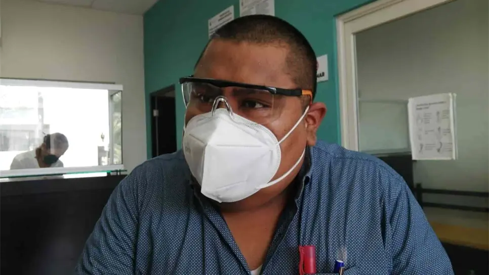 Padres de familia piden ayuda a psicólogos; les dificulta combinar trabajo y clases en línea