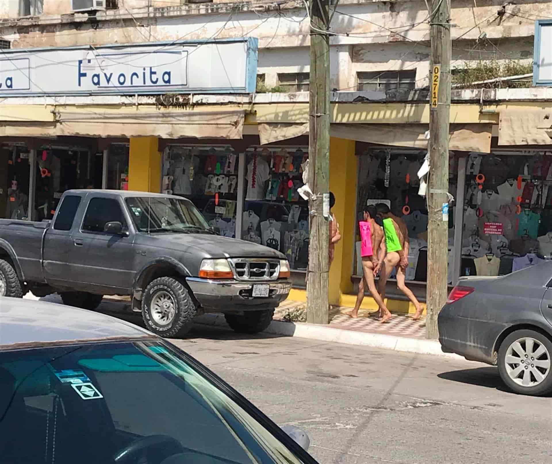 Exhiben por “chapulines” a 3 jóvenes en el centro de Guasave