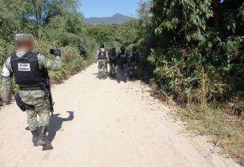 Aseguran armas AK-47 y AR-15, cargadores y cartuchos en Choix