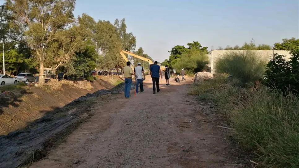 Ciudadanos se unen y limpian el dren Álamo para evitar inundaciones