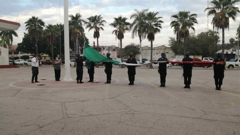 Con izamiento de bandera autoridades conmemoran el Día de la Raza