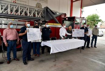 Entrega Ayuntamiento de Ahome bono de estímulo a bomberos