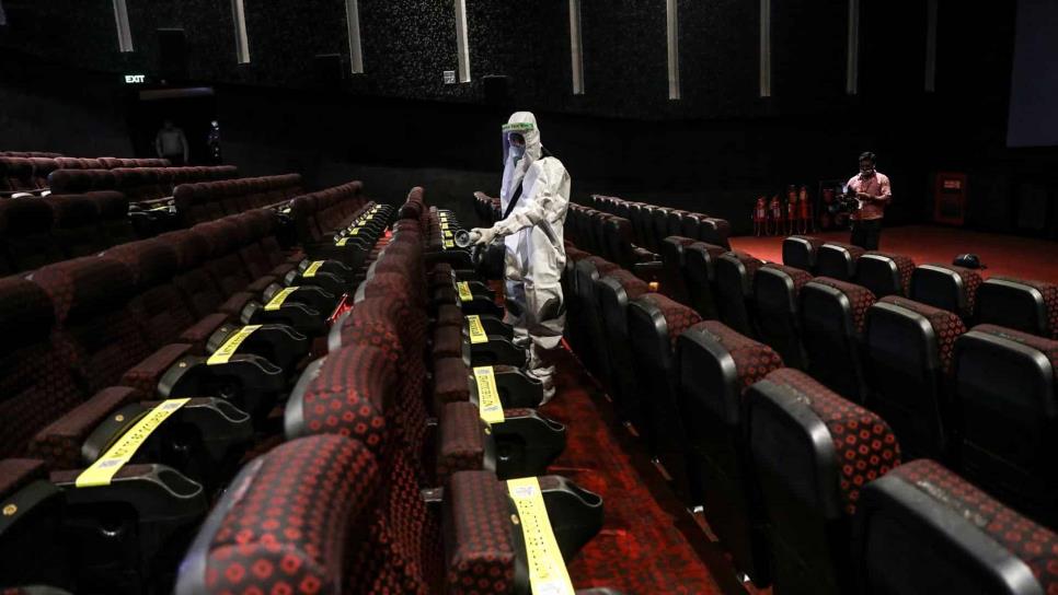 Bollywood regresa a las salas de cine indias tras su cierre por la pandemia