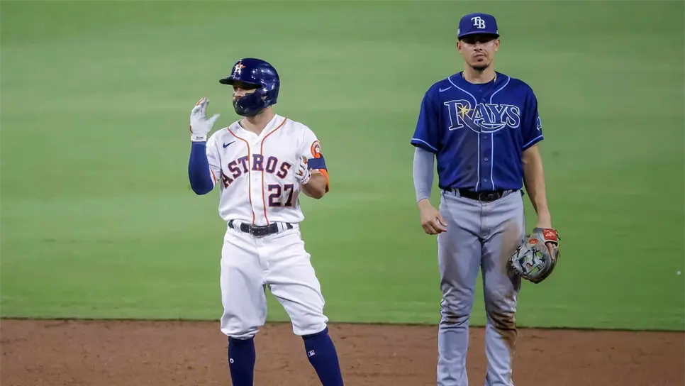 Altuve y Springer inyectan vida a los Astros, que vencen a los Rays