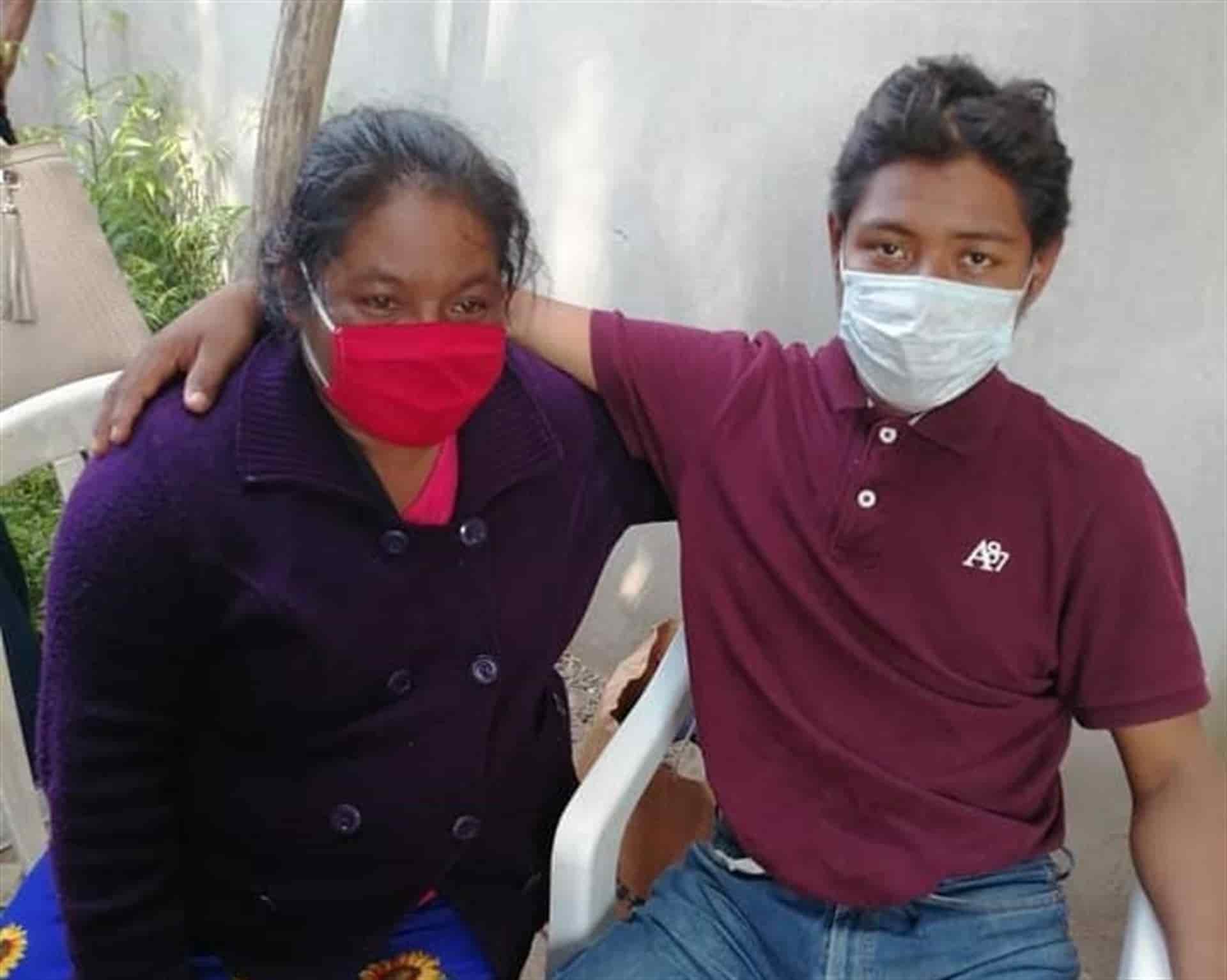 Padres de Fidel lo vuelven abrazar después de 14 años