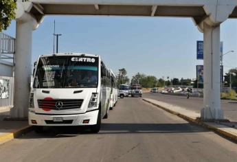 Se manifiestan transportistas en el Congreso del Estado