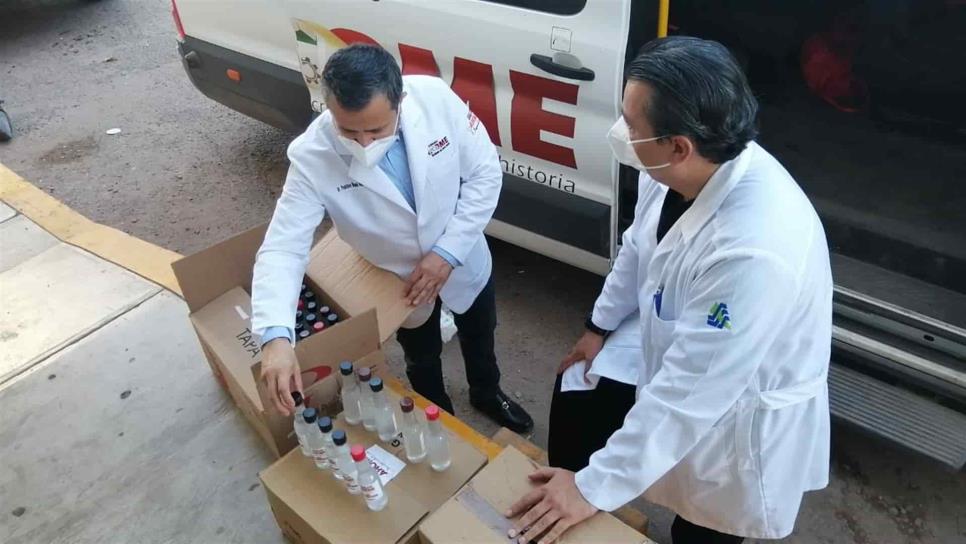 Personal médico del Hospital General recibe la donación de gel antibacterial