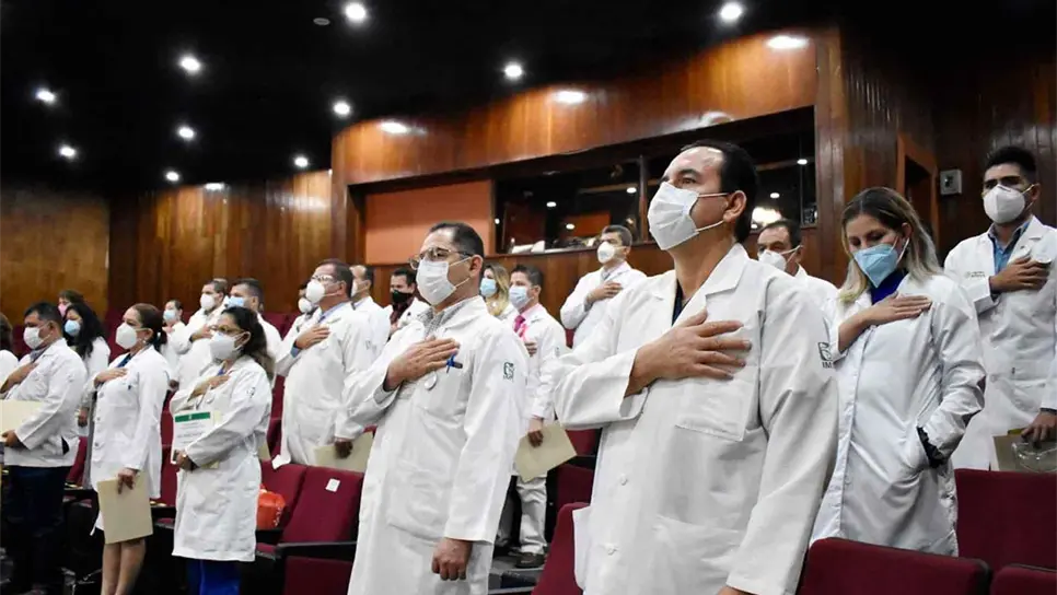 Reconoce el IMSS a médicos al frente de la pandemia