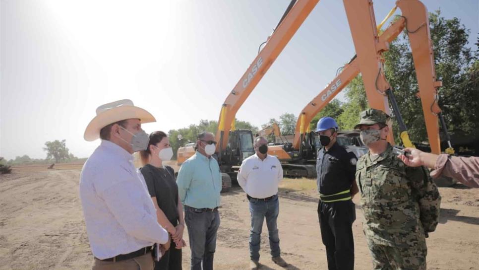 La Semar recibe maquinaria para iniciar el desazolve del río Sinaloa