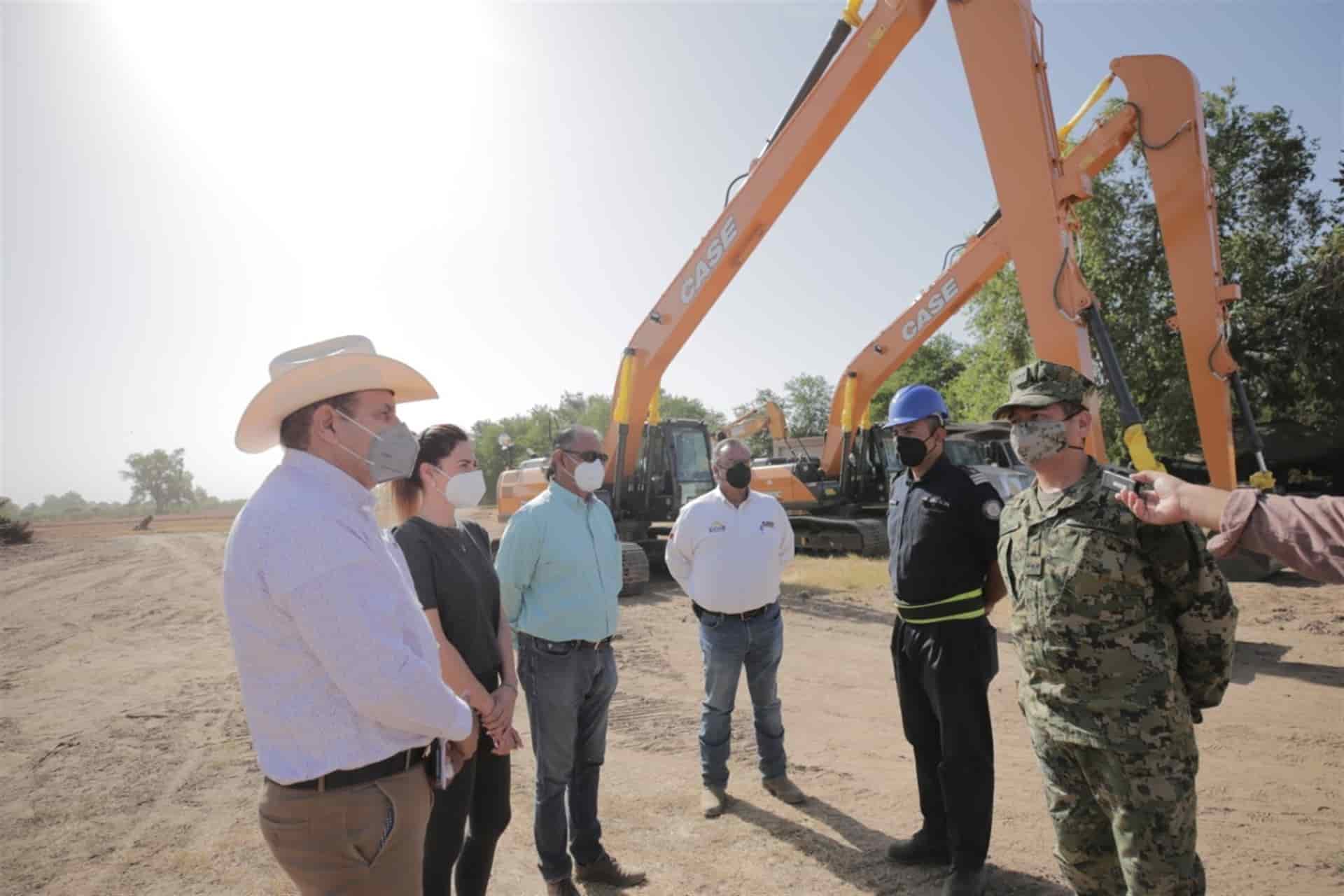 La Semar recibe maquinaria para iniciar el desazolve del río Sinaloa