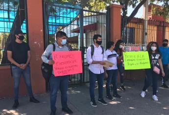 Alumnos de Derecho de la UAS exigen exoneración de colegiatura