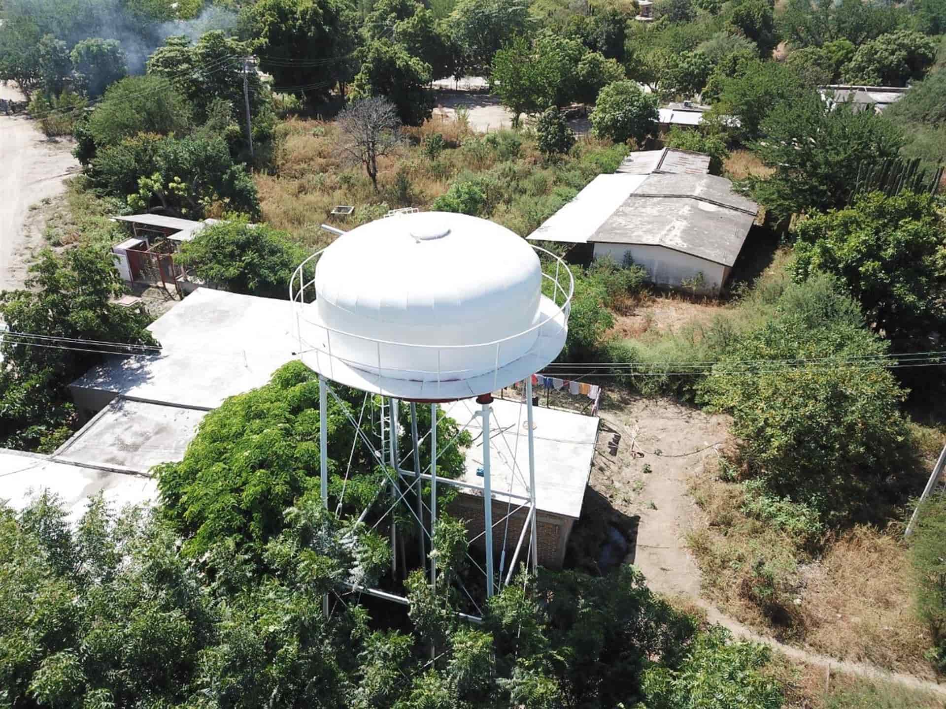 Inaugura alcalde de Choix red de distribución de agua en ejido Venicia