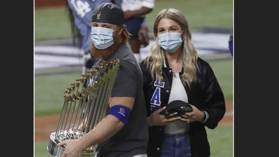 Las Grandes Ligas investigan a Turner por festejar enfermo de coronavirus