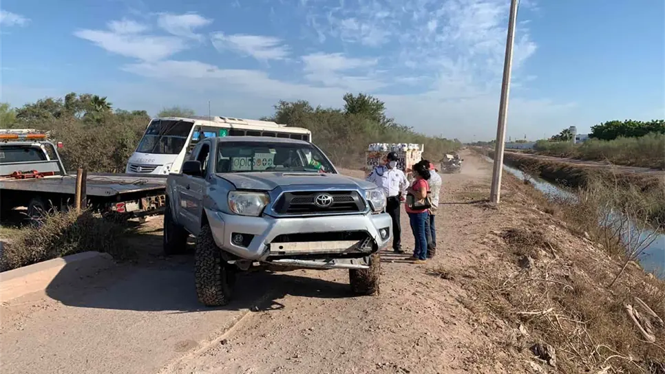 Cae joven conductor al Dren Zacatecas y resulta ileso