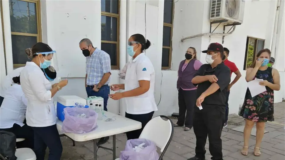Instalan módulo especial de vacunación para trabajadores del Ayuntamiento de Ahome