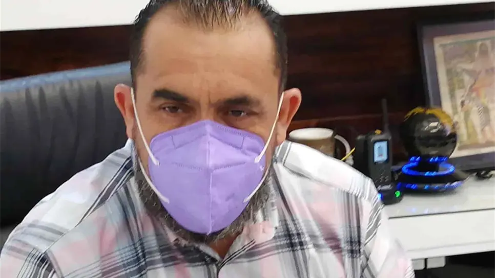 Colapsan drenaje de un escuela, elementos del Ejército Mexicano, se quejan en Villa Unión