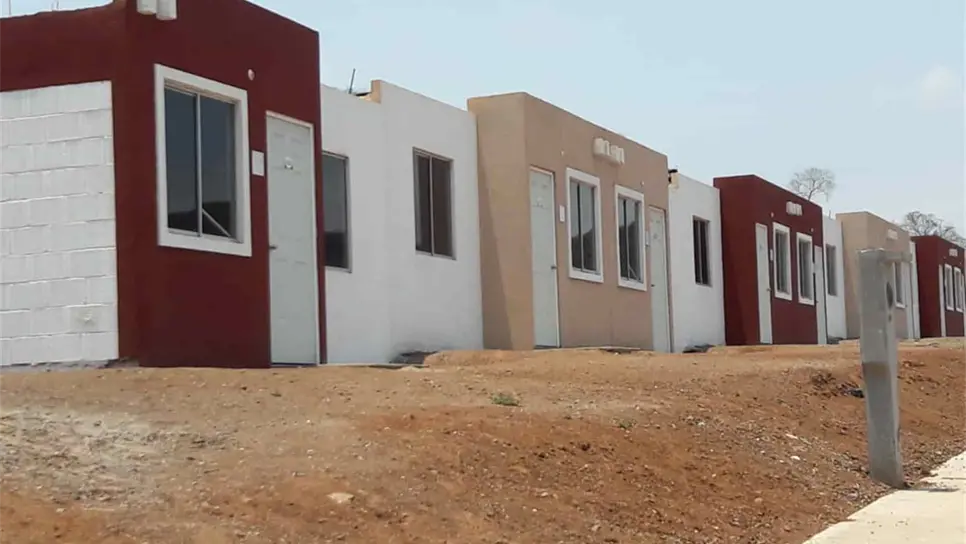 Avanza proyecto de 50 viviendas en Mazatlán para familias desplazadas