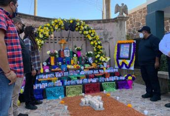 Con ofrenda y altar recuerdan a 68 policías de Ahome fallecidos