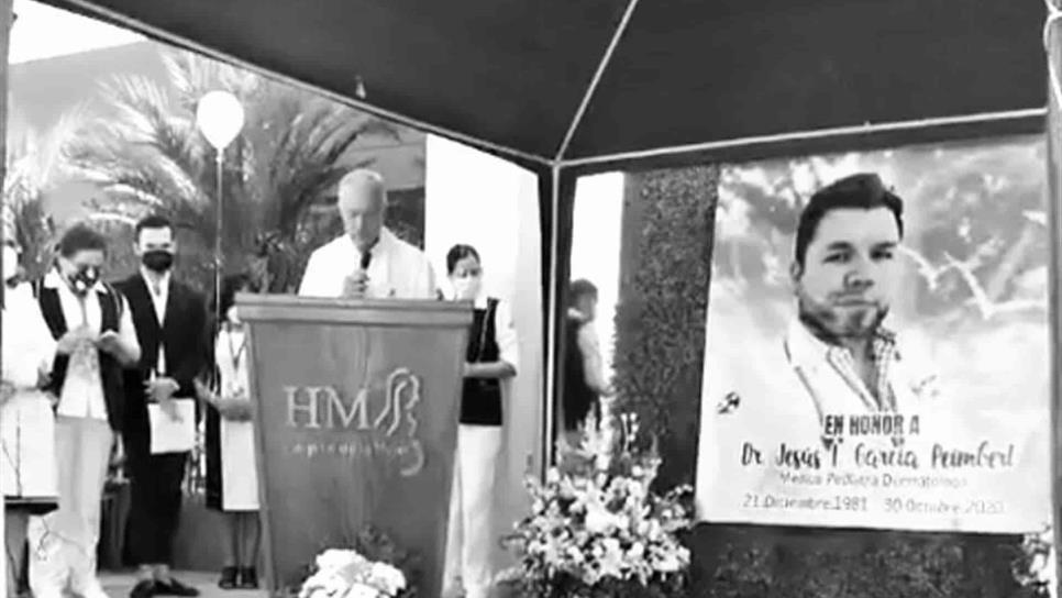 Con homenaje despiden al pediatra Jesús Iván García Peimbert