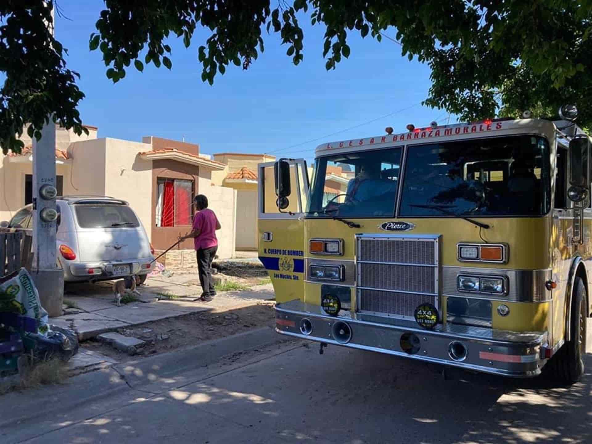 Incendio de una vivienda de Los Mochis moviliza a bomberos