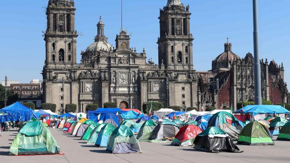 FRENA levanta el campamento delante del Palacio Nacional de México