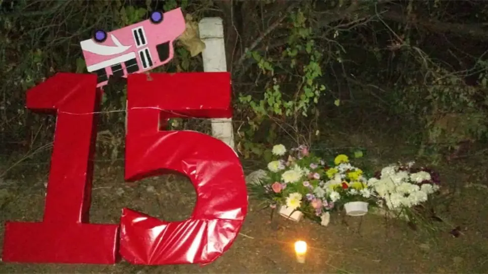 Con rezos del rosario, recuerdan los 15 años del camionazo en los Cerros de Barobampo