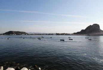 Pescadores bloquean el Canal de Navegación en Mazatlán