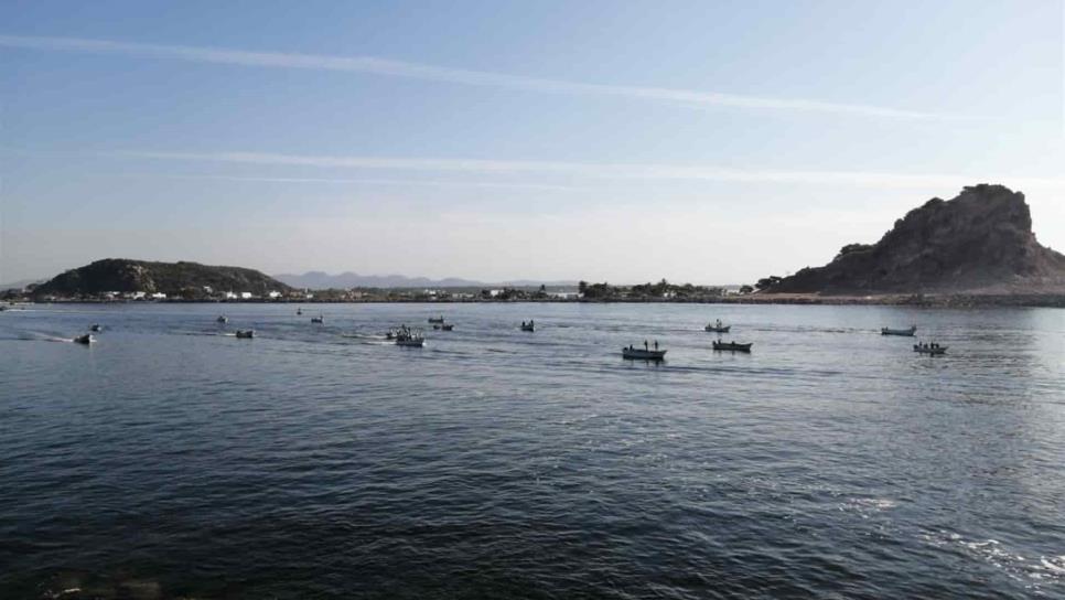 Pescadores bloquean el Canal de Navegación en Mazatlán