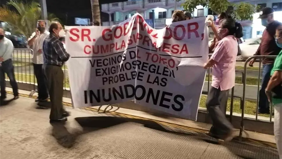 Habitantes de Mazatlán piden al gobernador que atienda problema de inundaciones