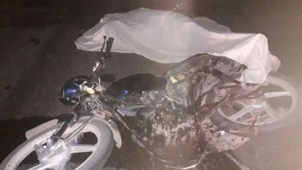 “Pega y huye” embiste y mata a motociclista en El Fuerte