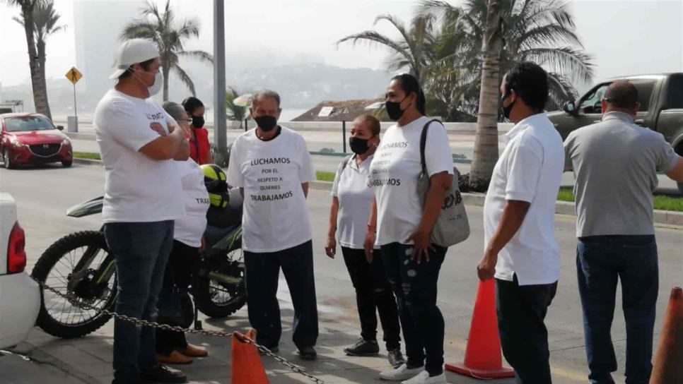 Demandan por la vía penal vendedores semifijos al alcalde de Mazatlán