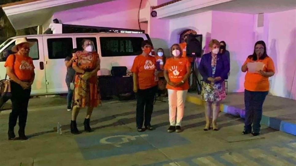 Ismujeres se enciende de naranja por erradicar violencia de género