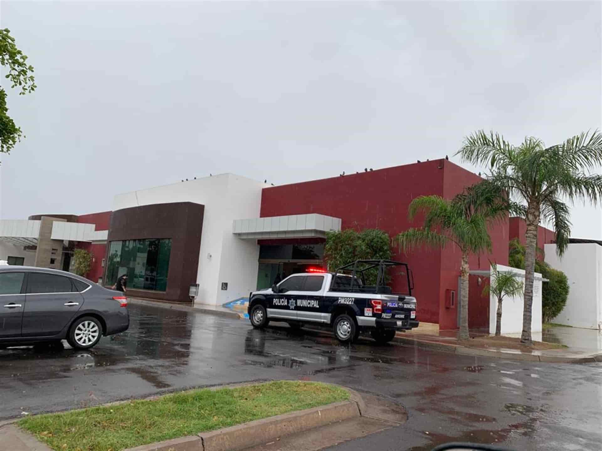 Trasladan Los Mochis restos del comandante de la FGR encontrado en una fosa de Michoacán