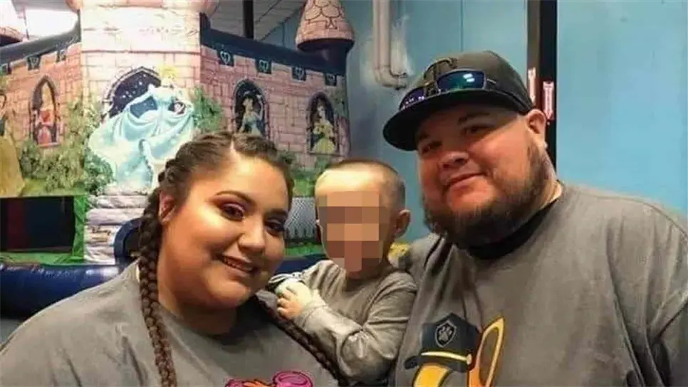 Niño latino que perdió a padres por covid en EEUU recibe apoyo internacional