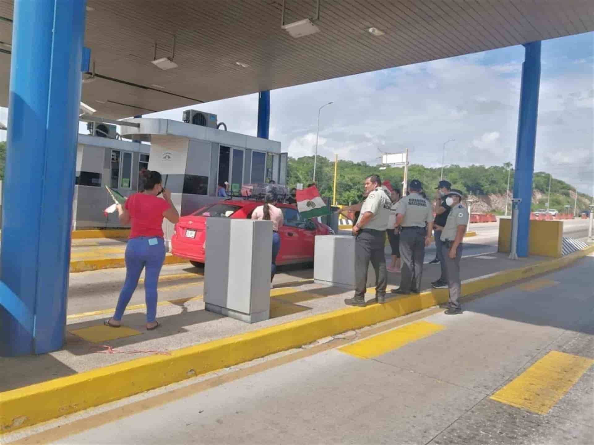 Cobradores “pirata” son retirados de casetas por la Guardia Nacional