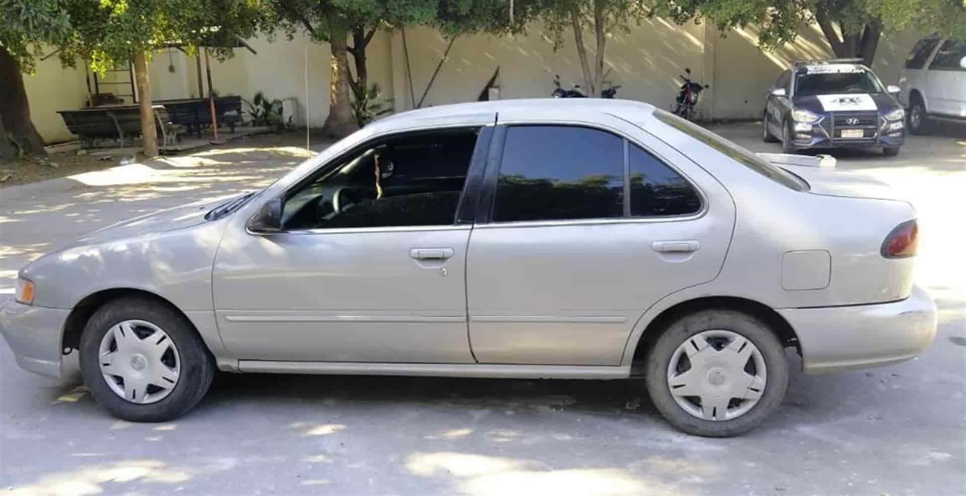 Detienen a fortense en un vehículo robado en Guasave