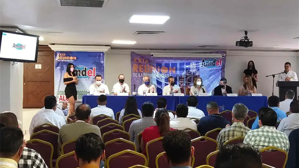 Laboratoristas realizan congreso nacional en Mazatlán