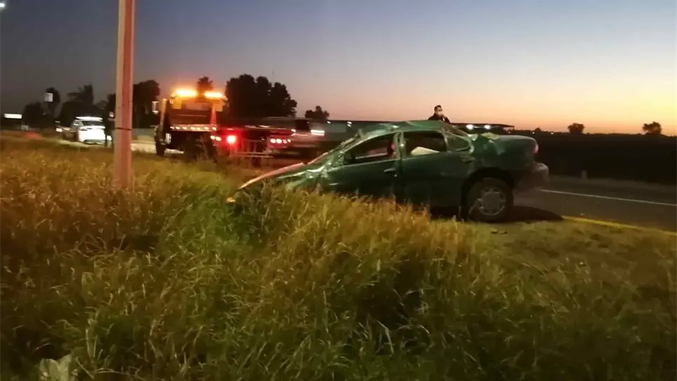 Volcadura sobre la México 15 deja a dos personas lesionadas